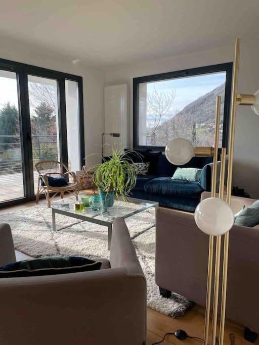 Maison De Vacances 220M2 Vue Lac Et Chateau Мантон-Сен-Бернар Екстер'єр фото