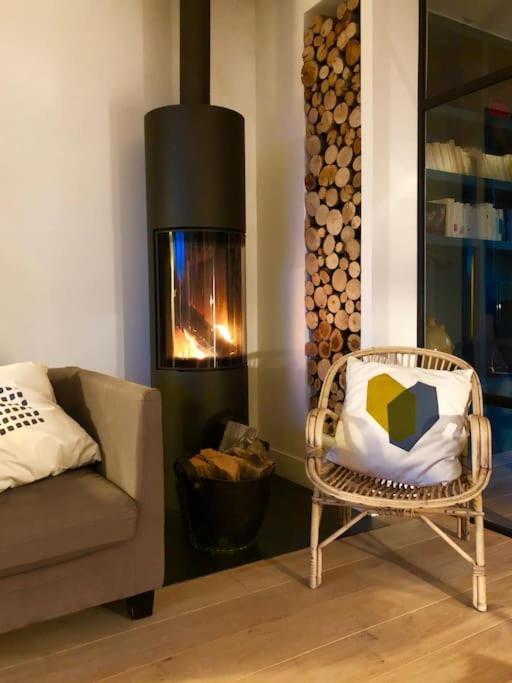Maison De Vacances 220M2 Vue Lac Et Chateau Мантон-Сен-Бернар Екстер'єр фото