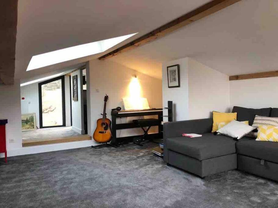 Maison De Vacances 220M2 Vue Lac Et Chateau Мантон-Сен-Бернар Екстер'єр фото